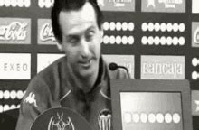 Unai Emery GIF - Unai Emery Unai Emery - Discover & Share GIFs