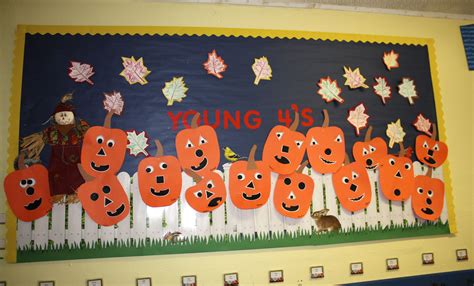 Fall Bulletin Board | Halloween preschool, Halloween bulletin boards, Fall classroom decorations