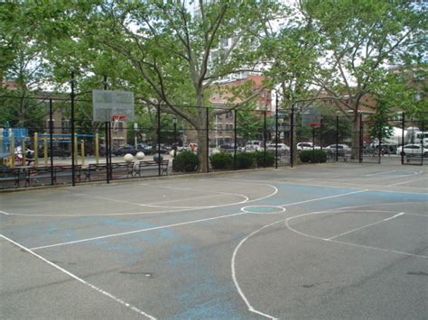 Bedford Playground Basketball Courts : NYC Parks