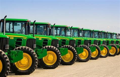 Why Are John Deere Tractors Green? (Answered) | Farming Fans