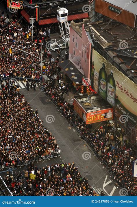 New York City S Times Square New Years Party Editorial Photo - Image of crowded, york: 24217856