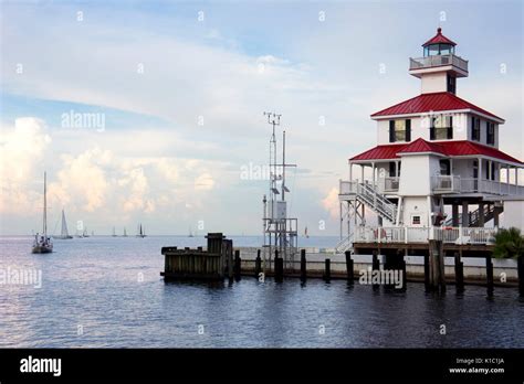 New Basin Canal Lighthouse on Lake Pontchartrain. New Orleans, LA Stock Photo - Alamy