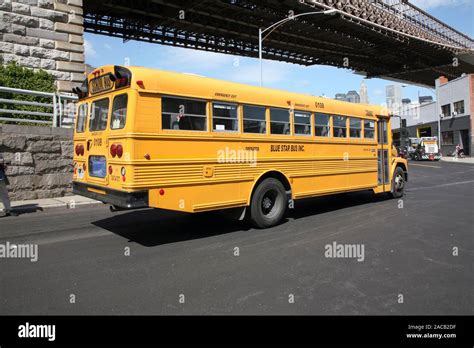 New york city school bus hi-res stock photography and images - Alamy