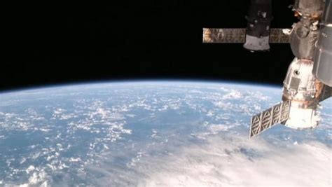 International Space Station Cameras Now Offering a Gorgeous Live View ...