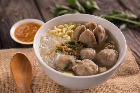 Menu Harian Ramadhan ke-13 : Buka Puasa dengan Mie Bakso Berkuah Gurih