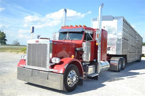 Image result for peterbilt 379 flat top livestock hauling | Peterbilt, Peterbilt 359, Big rig trucks