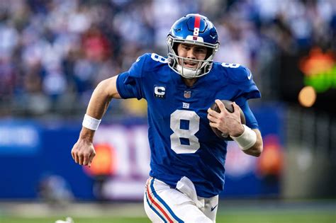 Daniel Jones on verge of Giants QB records ... even without playing