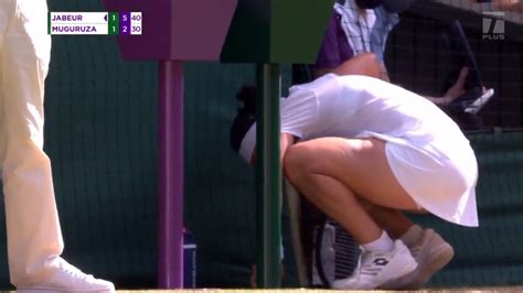 Ons Jabeur vomit sur le court avant sa première balle de match contre Muguruza (Wimbledon 2021)