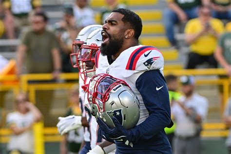 New Patriots RB Ezekiel Elliott is getting involved quickly, bringing ...