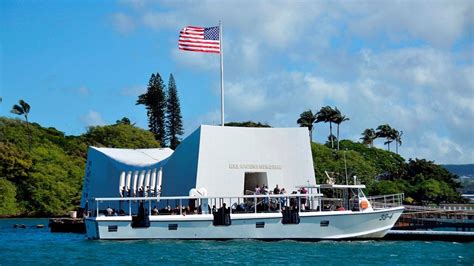 USS Arizona Memorial, A Museum To Commemorate The Battle of Pearl ...