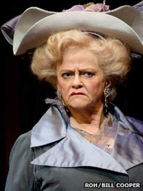 Ann Widdecombe makes opera debut - BBC News