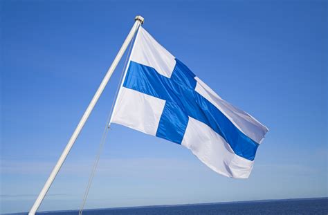 Die finnische Flagge - thisisFINLAND