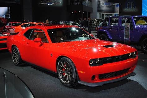 Detroit 2016: Dodge Challenger SRT Hellcat - GTspirit