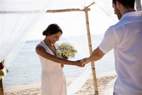 Beach Wedding Venues & Packages | Outrigger Mauritius Beach Resort