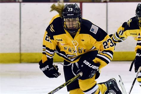 Corinne Buie signs with Buffalo Beauts - Stanley Cup of Chowder