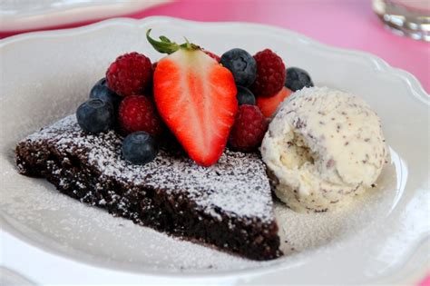 Kladdkaka (Swedish Chocolate Cake) - Bake Fiction