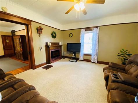 Carrollton Real Estate - Carrollton IL Homes For Sale | Zillow