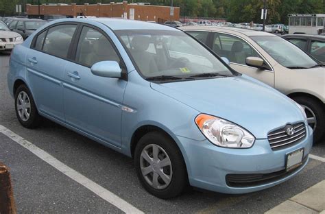 2009 Hyundai Accent SE - 2dr Hatchback 1.6L Manual