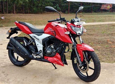 2018 TVS Apache RTR 160 4V Review, Performance, Mileage