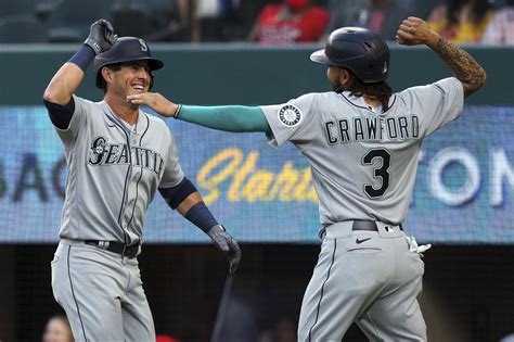 Mariners rebound from being no-hit with 5-4 win at Rangers | AP News