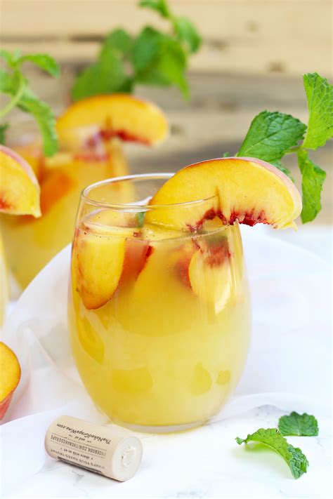 Fuzzy-Navel-Peach-Sangria-2 | 3 Yummy Tummies