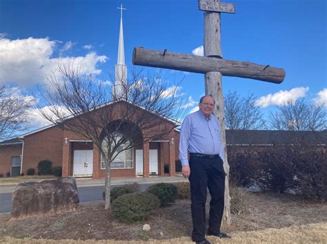 Northeast Georgia pastor Terry Meeks to retire 3 decades after starting church in funeral home ...