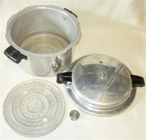 Vintage Mirro-Matic 8 Pressure Cooker Canner Pot Aluminum 8-Quart 0398 w/ Jigger | Mirro ...