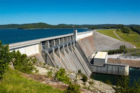 BEaver Dam, Arkansas | The Beaver Lake Dam | Paul Newton | Flickr