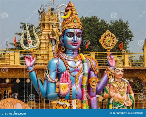 Arquitectura Del Templo De Ayyappa Swamy En Dwarapudi, La India ...