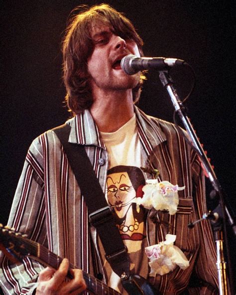 Kurt Live at the Hollywood Rock Festival 1/23/93 : r/Nirvana