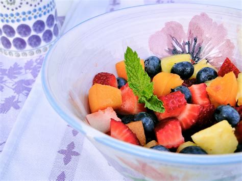 pictures pups and pies: Fruit Salad with Agave Ginger Syrup