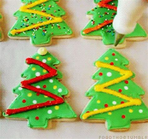 Christmas Cookies Decorate GIF - ChristmasCookies Decorate Icing - Discover & Share GIFs