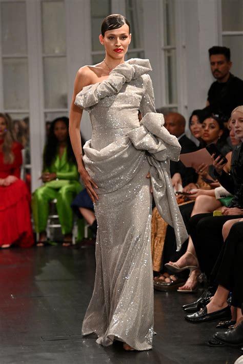 Christian Siriano Spring 2023 Collection Review | PS Fashion