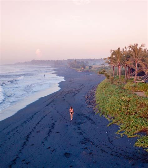 Black sand beaches with nobody on them in Bali?! It exists! This is at the beautiful @komaneka ...