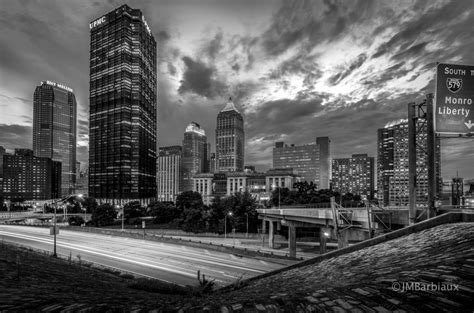 How To Create Stunning Black And White Cityscapes - PhotolisticLife