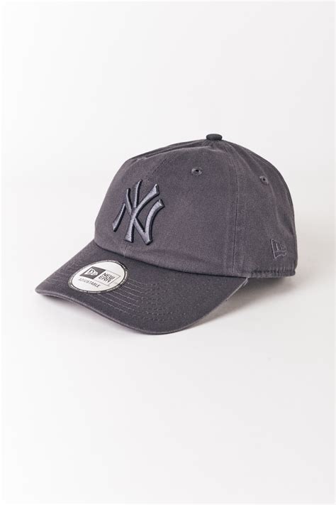 New York Yankees 9FORTY Adjustable Cap in Dark Grey | Stateside Sports