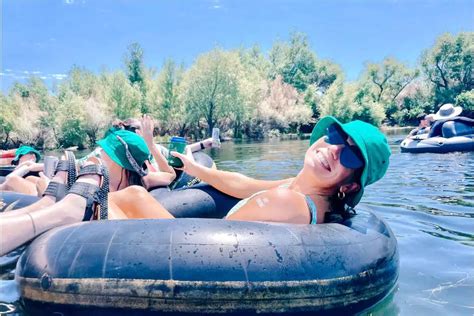 A Complete Guide to Arizona's Salt River Tubing