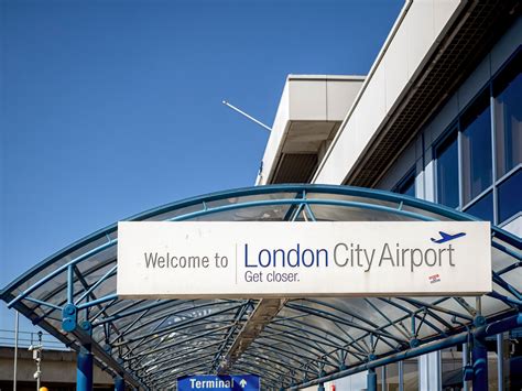 What Are London City Airport's Operating Hours & Why Are They So Restricted?