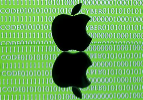 Judge in Boston Orders Apple to Help Authorities Examine iPhone - Newsweek