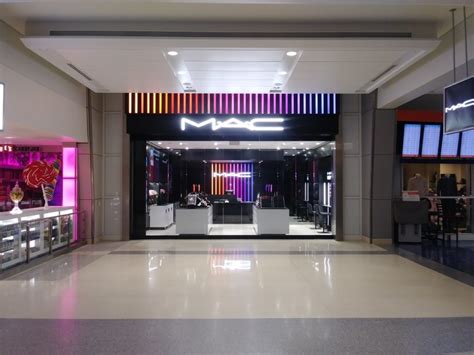 MAC Cosmetics | Oculus Inc. Architecture & Interior Design