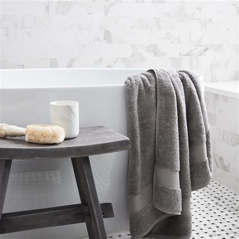 Boll & Branch, Plush Organic Bath Towel - Zola