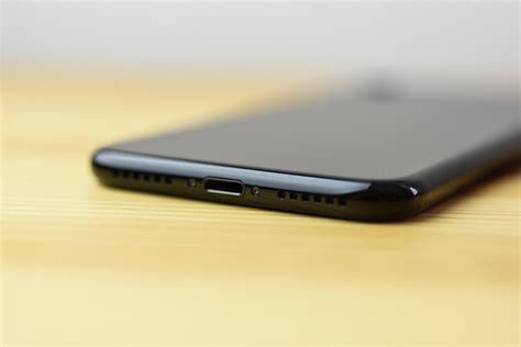 The Jet Black iPhone 7, up close | iMore