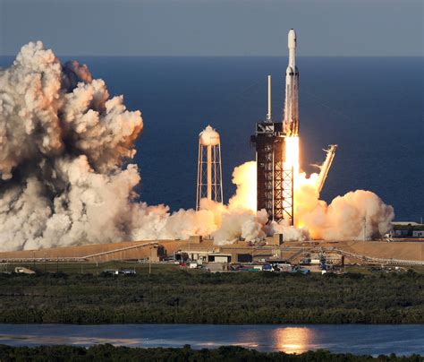 SpaceX launches Falcon Heavy, sticks 3-booster landing - Orlando Sentinel