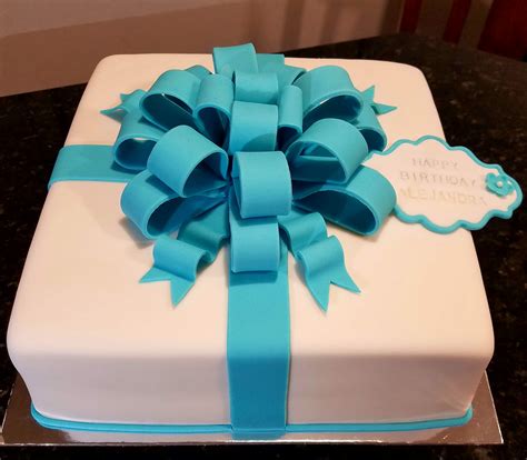 Birthday present cake | Birthday present cake, Present cake, Cake