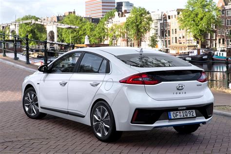 2017 Hyundai Ioniq Hybrid Review - autoevolution