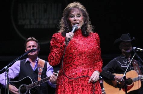 Loretta Lynn Cancels Multiple Tour Dates