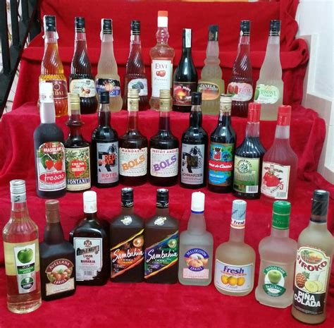 27 bottles of liquors from various countries, from 1970 to 2000 with authentic vintage flavors ...