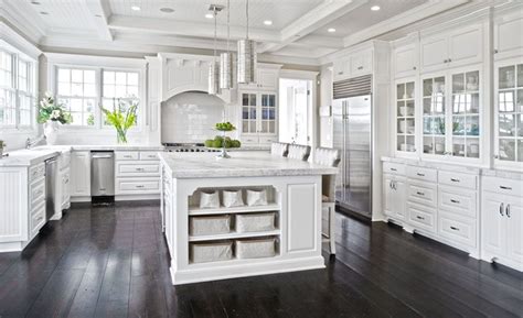 45 Luxurious Kitchens with White Cabinets (Ultimate Guide) | White modern kitchen, Gorgeous ...