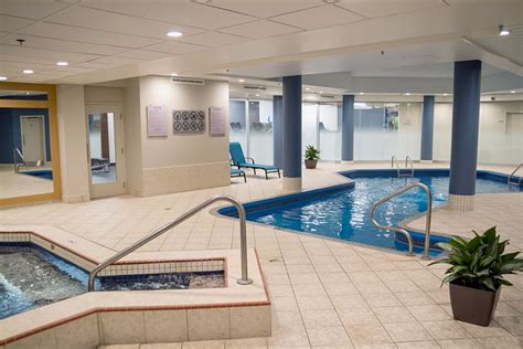 Hilton Montreal/Laval Pool: Pictures & Reviews - Tripadvisor