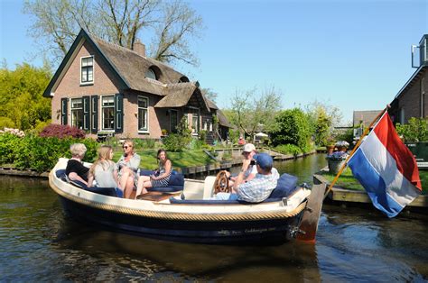 Giethoorn Day Tour from Amsterdam: Explore the Venice of the North ...